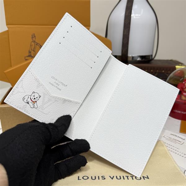 2026122105458813 270